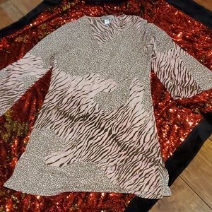 Natori bell sleeved leopard and tiger nightgown